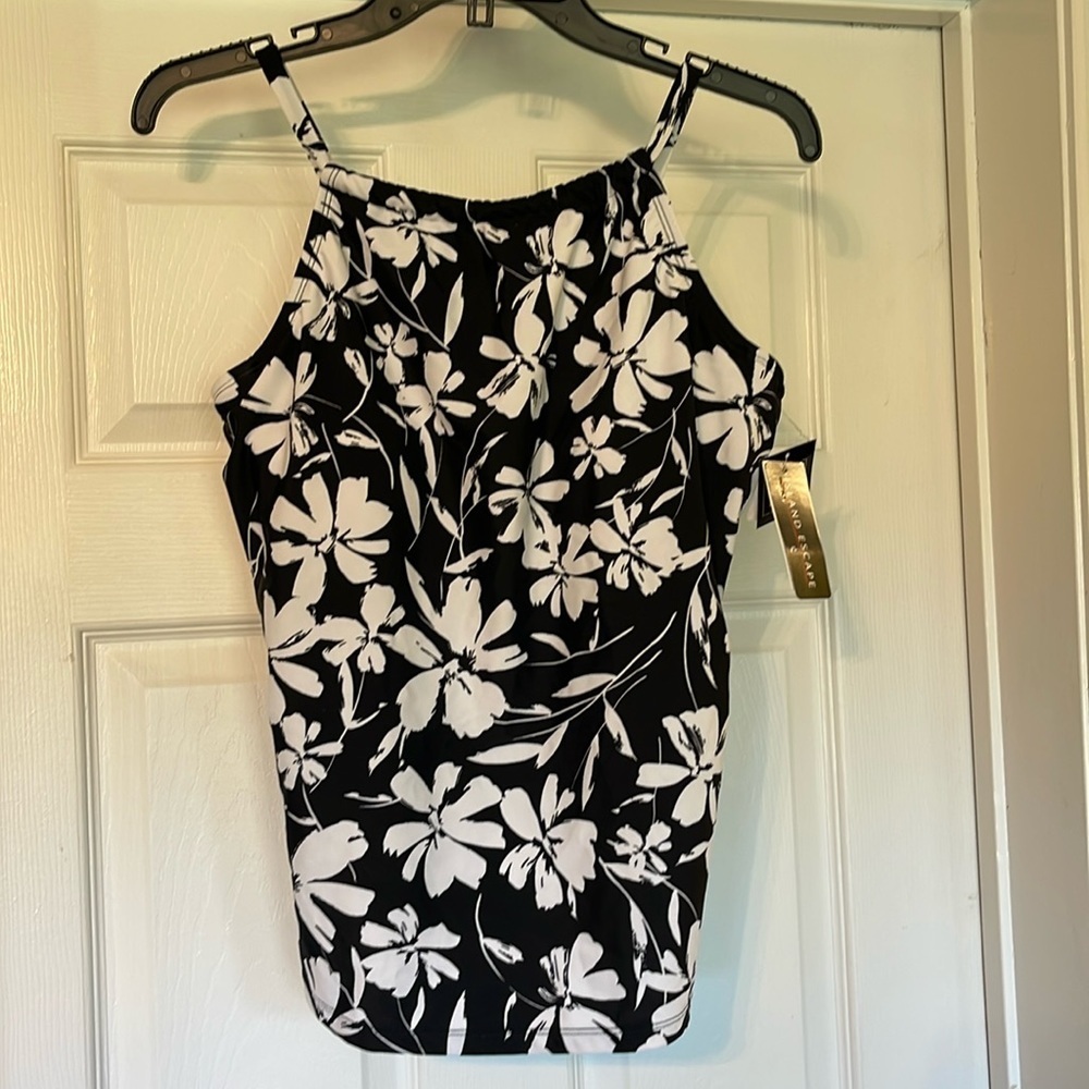 NWT Island Escape Bathing Suit Top Size 10